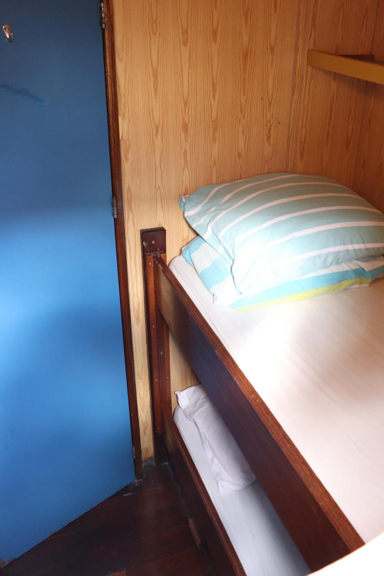 Intersail Hostel - Avontuur أمستردام المظهر الخارجي الصورة