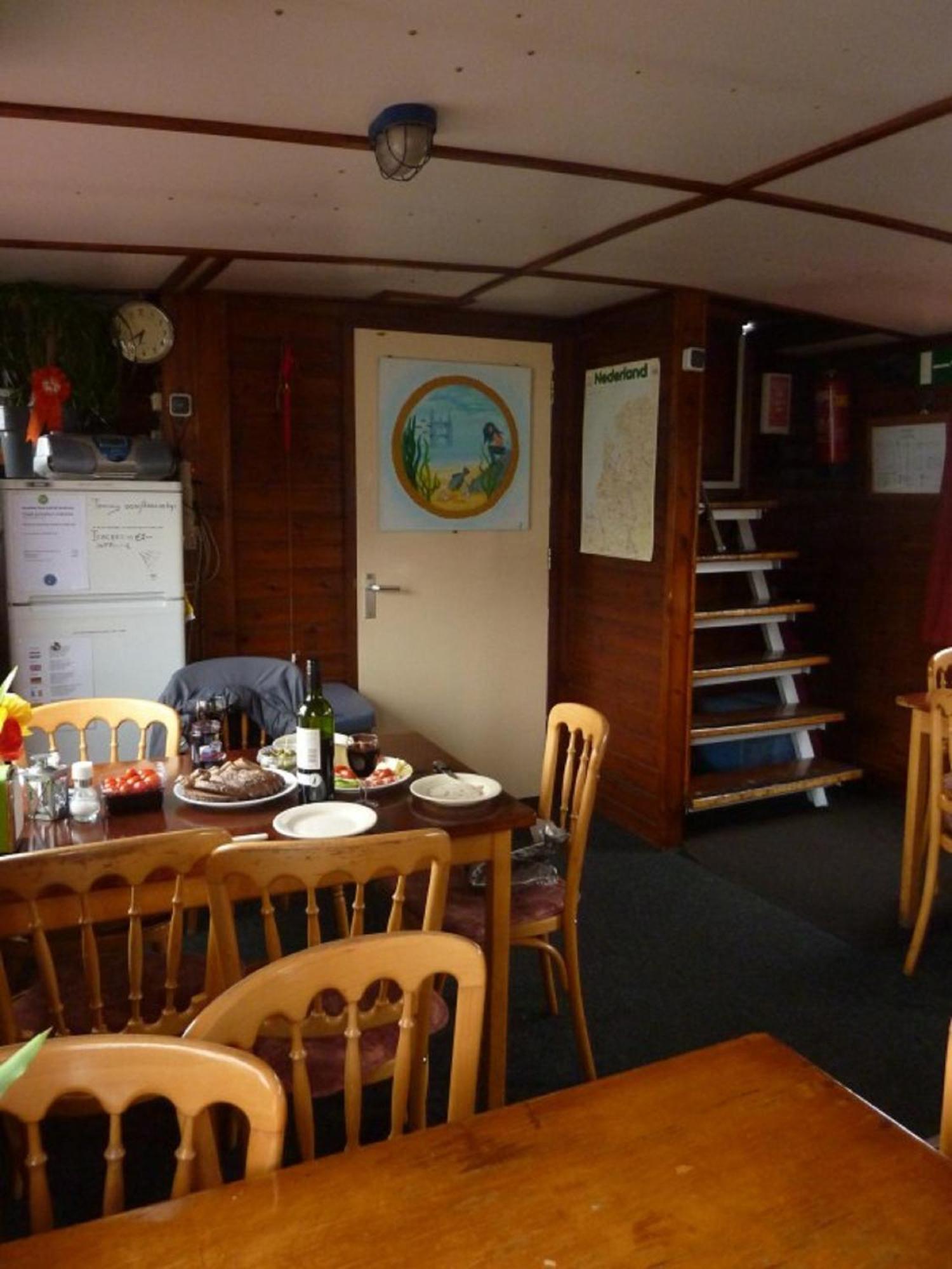 Intersail Hostel - Avontuur أمستردام المظهر الخارجي الصورة