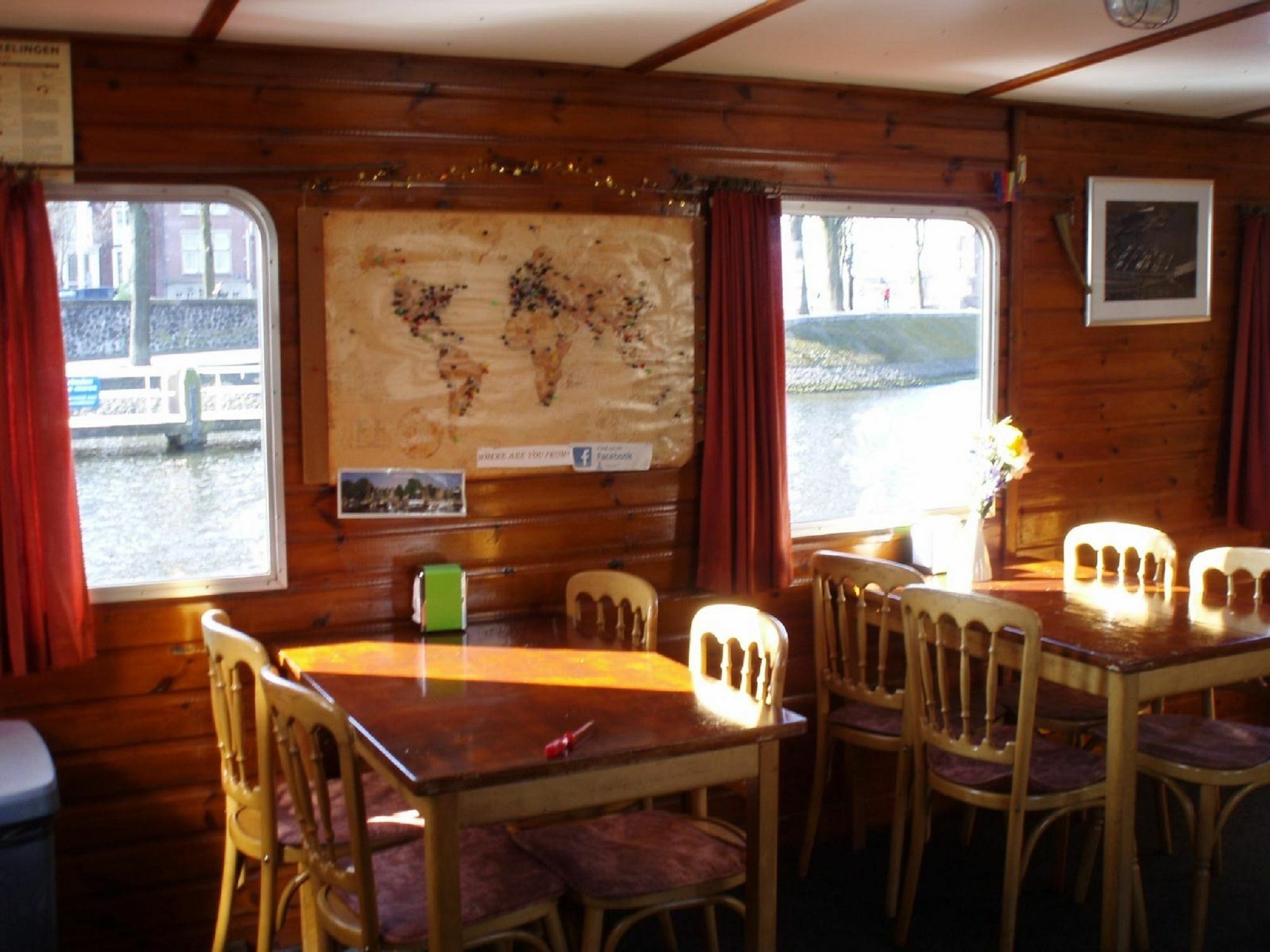 Intersail Hostel - Avontuur أمستردام المظهر الخارجي الصورة